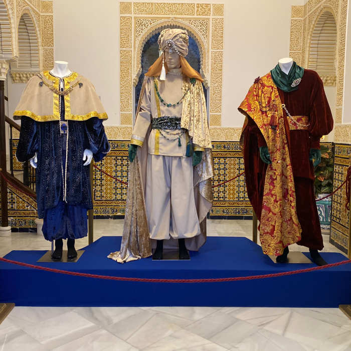 Exposición de los nuevos trajes de los Reyes Magos de Oriente